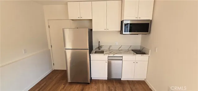 $2,895 | 2756 Locksley Place, Los Angeles, CA 90039