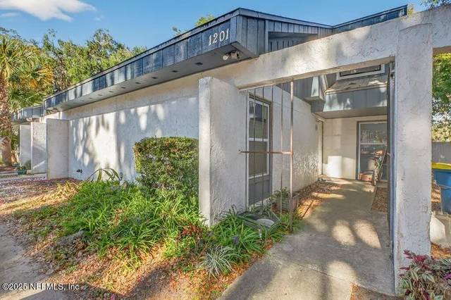 $240,000 | 1201 Mayport Landing Circle, Jacksonville, FL 32233