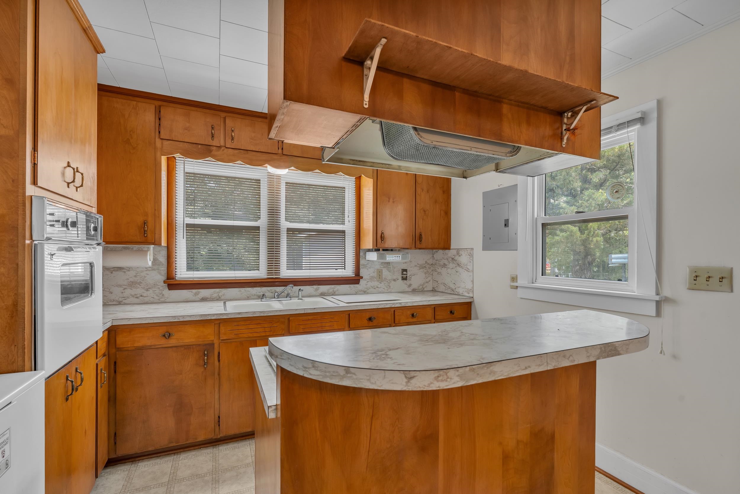 605 South Cedar Street Foley, AL 36535 - Photo 18 of 44 Kitchen