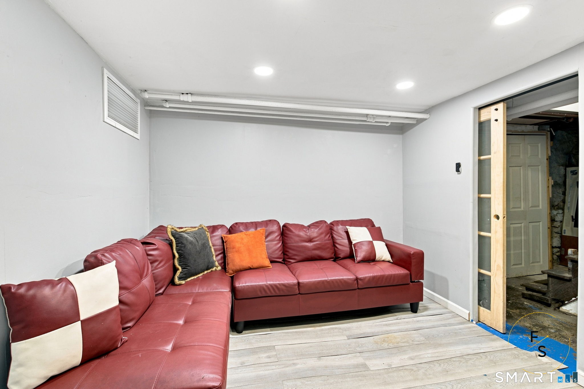 315 Frost Road Waterbury, CT 06705 - Photo 22 of 29 Gallery Image 22