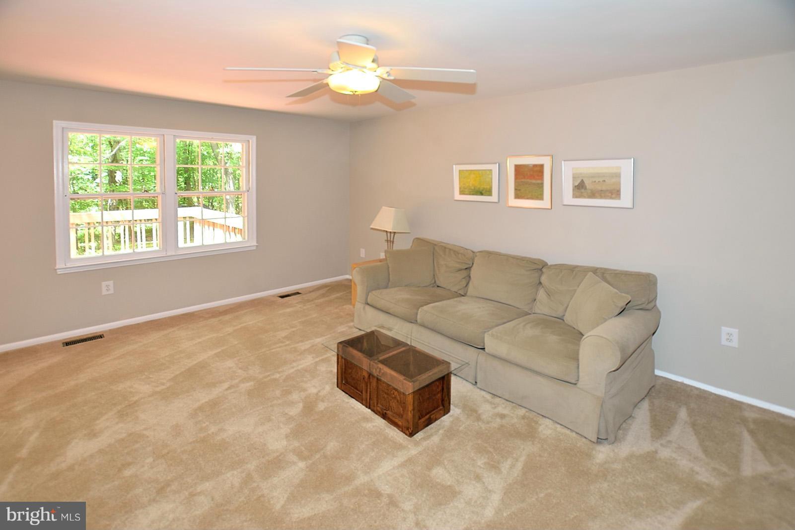 2306 Toddsbury Place Reston, VA 20191 - Photo 12 of 25 Living Room