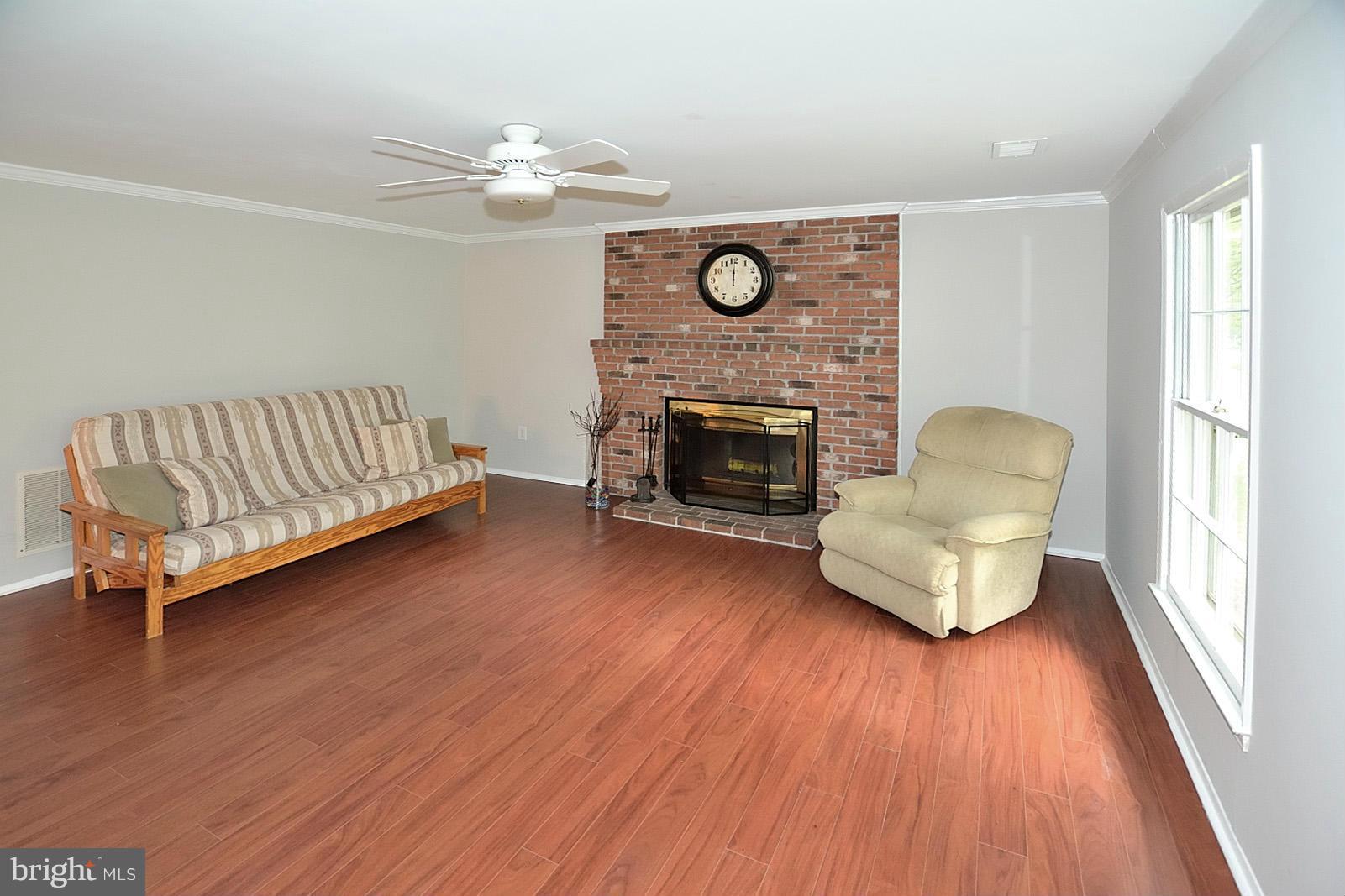 2306 Toddsbury Place Reston, VA 20191 - Photo 10 of 25 Family Room