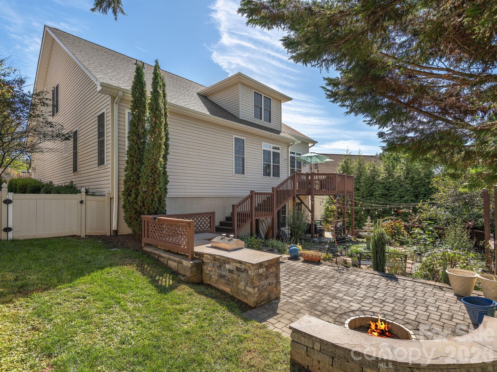 95 Driftstone Circle Arden, NC 28704 - Photo 2 of 36