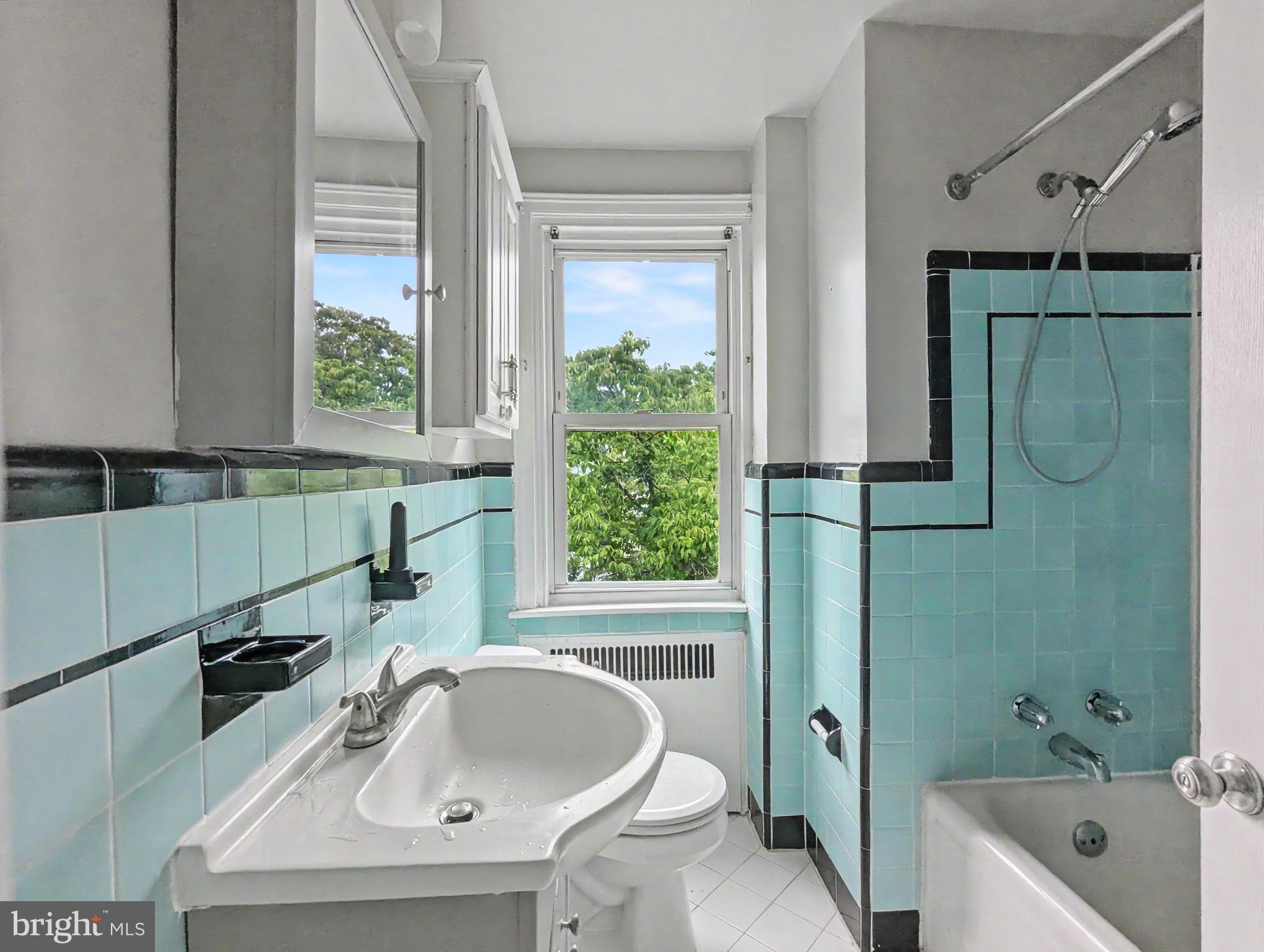 8324 Ridgeway Street Philadelphia, PA 19111 - Photo 13 of 21 Gallery Image 13