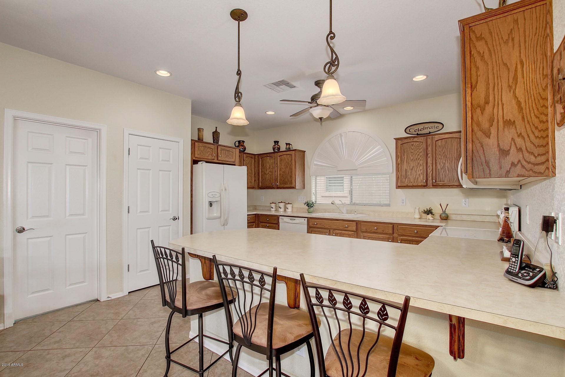 4663 East Rakestraw Lane Gilbert, AZ 85298 - Photo 15 of 33 Kitchen