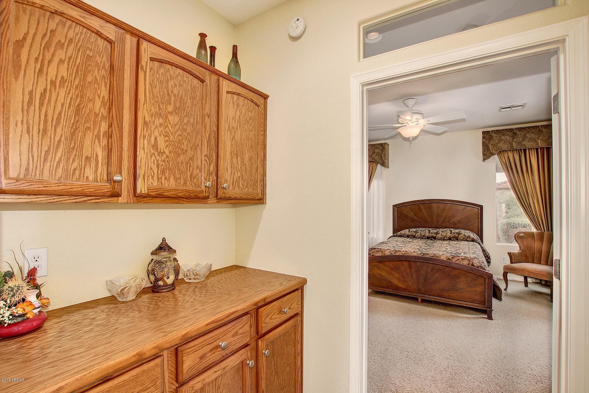 4663 East Rakestraw Lane Gilbert, AZ 85298 - Photo 20 of 33 Cabinets
