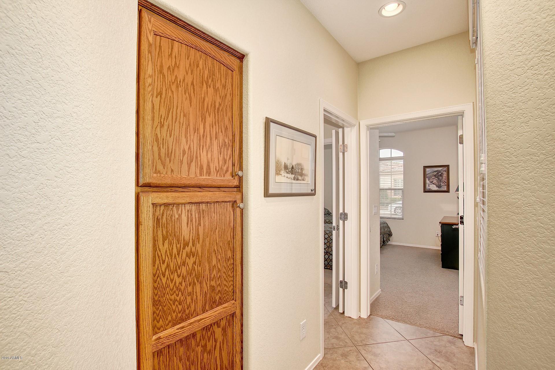 4663 East Rakestraw Lane Gilbert, AZ 85298 - Photo 6 of 33 Hall