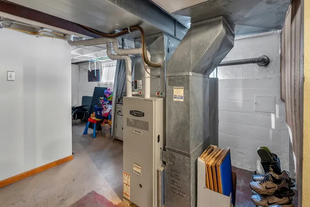 $150,000 | 17617 Burnham Avenue, Lansing, IL 60438