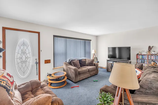 $150,000 | 17617 Burnham Avenue, Lansing, IL 60438