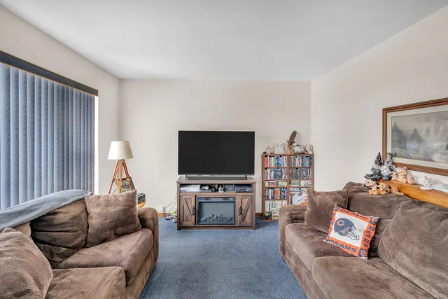 $150,000 | 17617 Burnham Avenue, Lansing, IL 60438