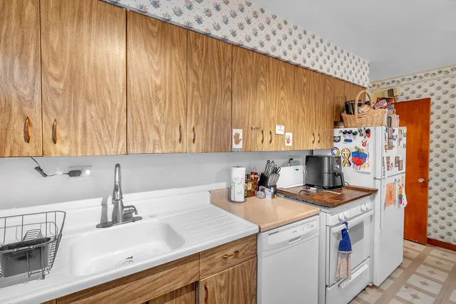 $150,000 | 17617 Burnham Avenue, Lansing, IL 60438