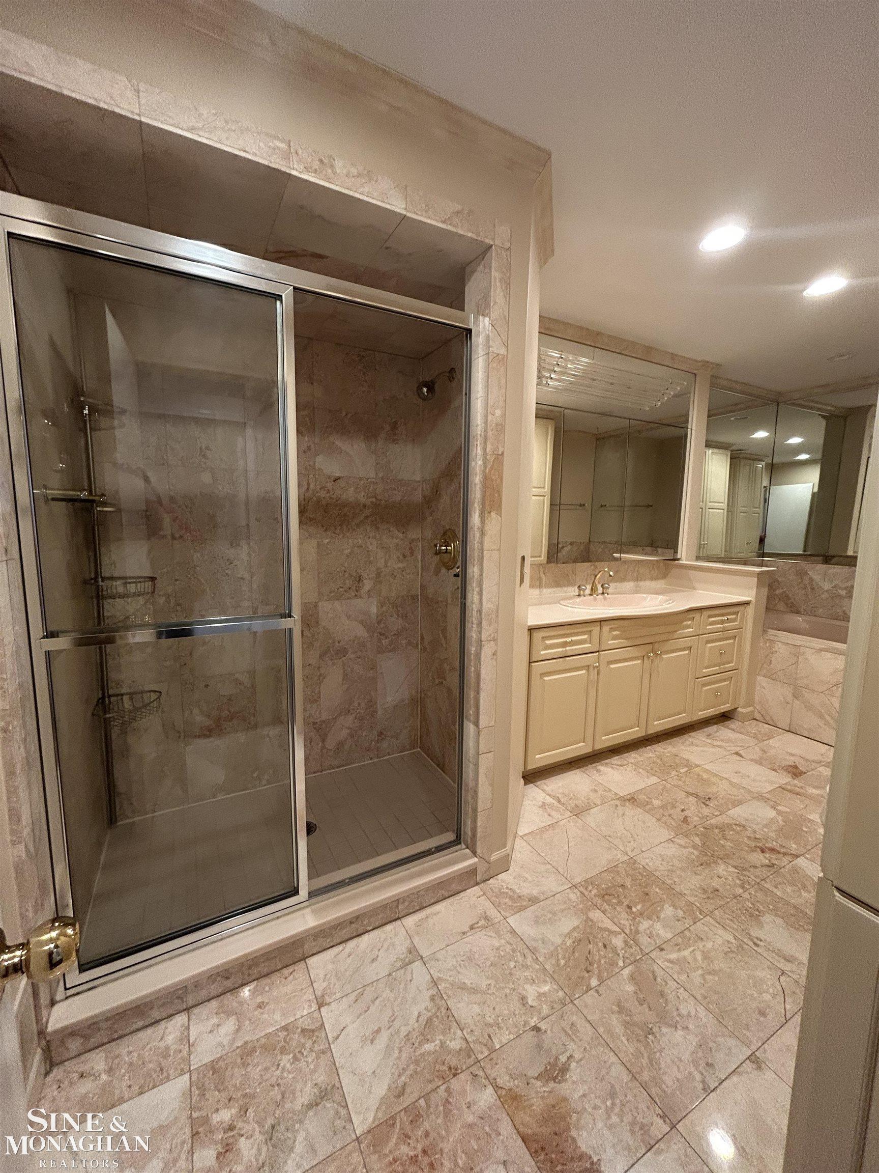 1750 Vernier Road, Unit 22 Grosse Pointe Woods, MI 48236 - Photo 8 of 12