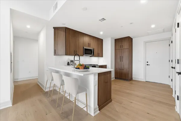 $3,950 | 931 Madison Street, Unit 304, Hoboken, NJ 07030