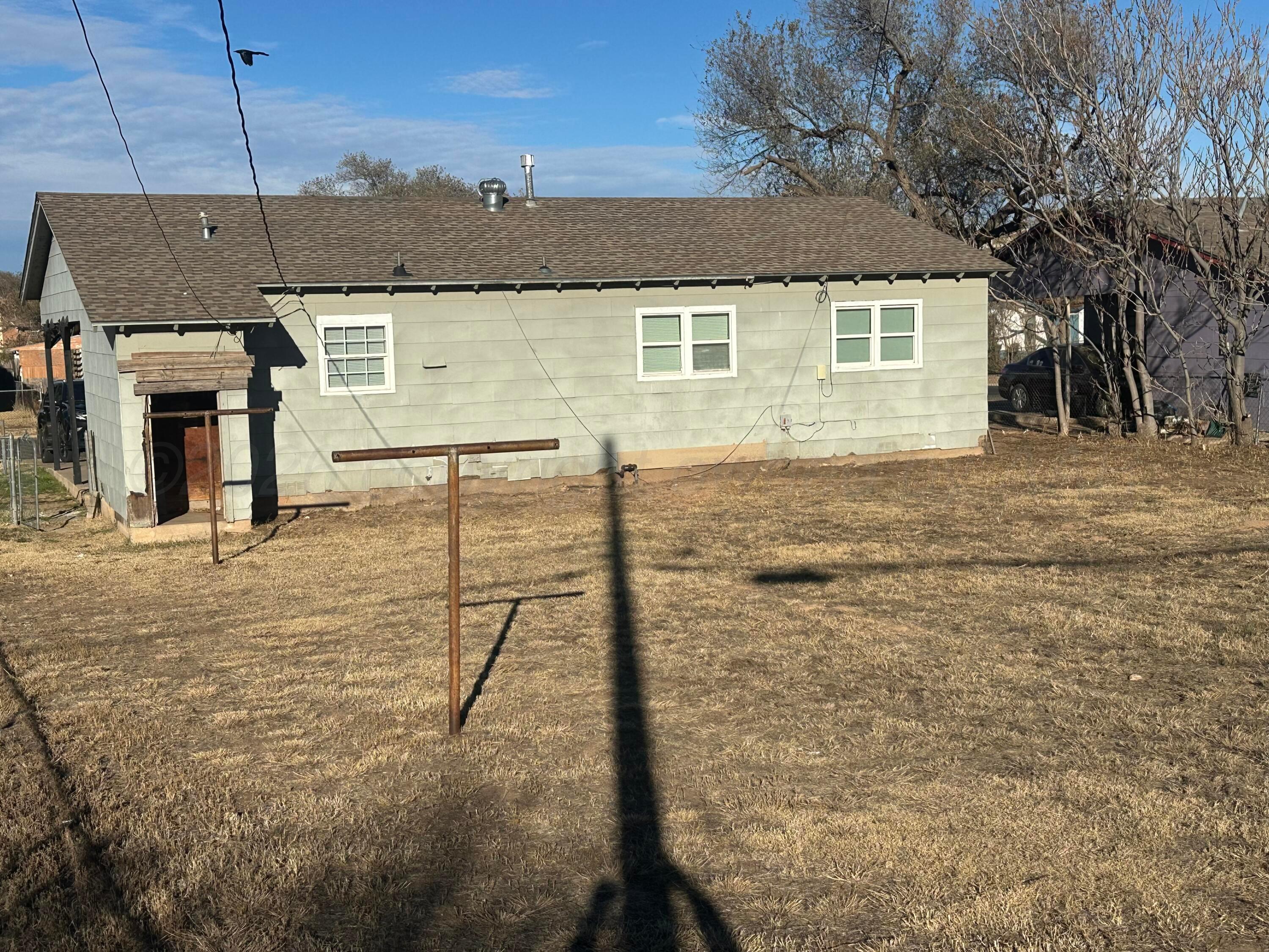 1012 Harper Street Amarillo, TX 79107 - Photo 24 of 34 Large Backyard