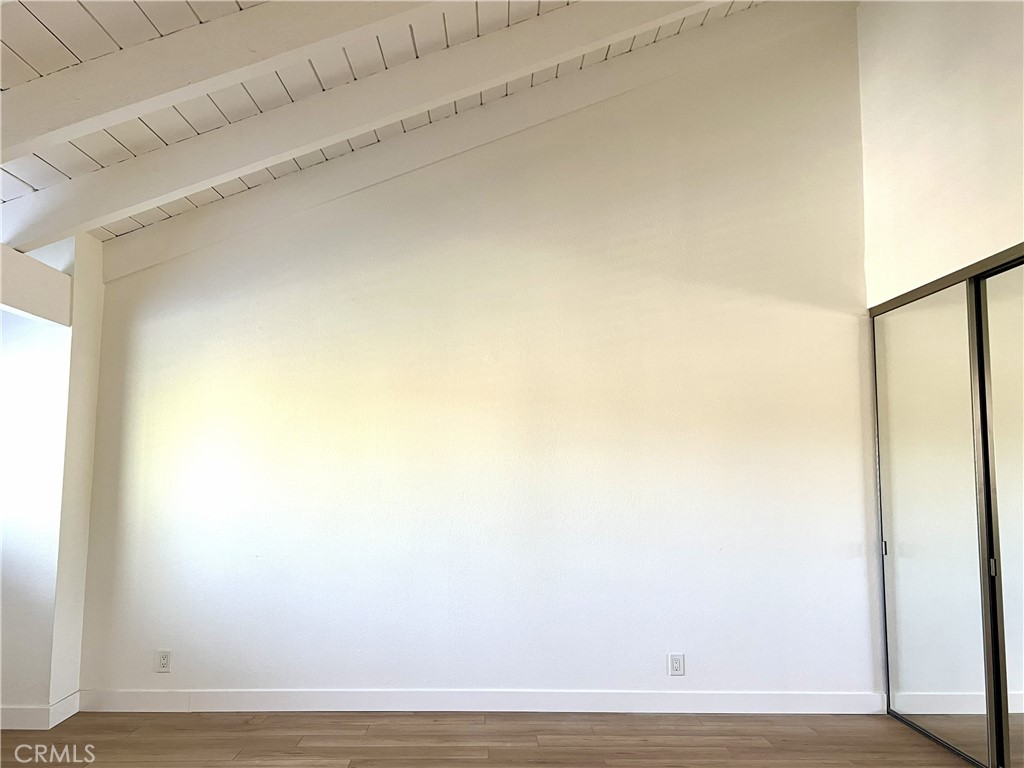 4 Latitude Court Newport Beach, CA 92663 - Photo 22 of 41 Vaulted ceiling, spacious, room for King-size bed, Large closet!