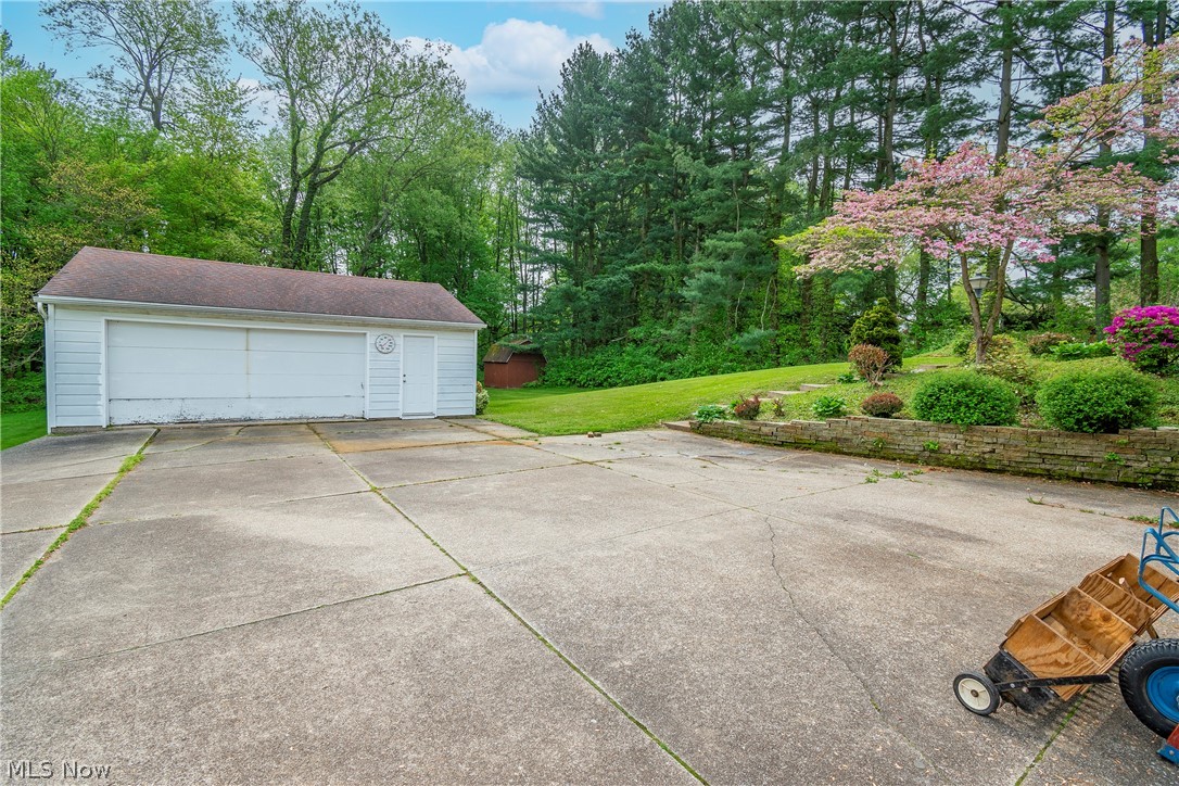 2421 Woodview Road Uniontown, OH 44685 - Photo 28 of 32 Gallery Image 28