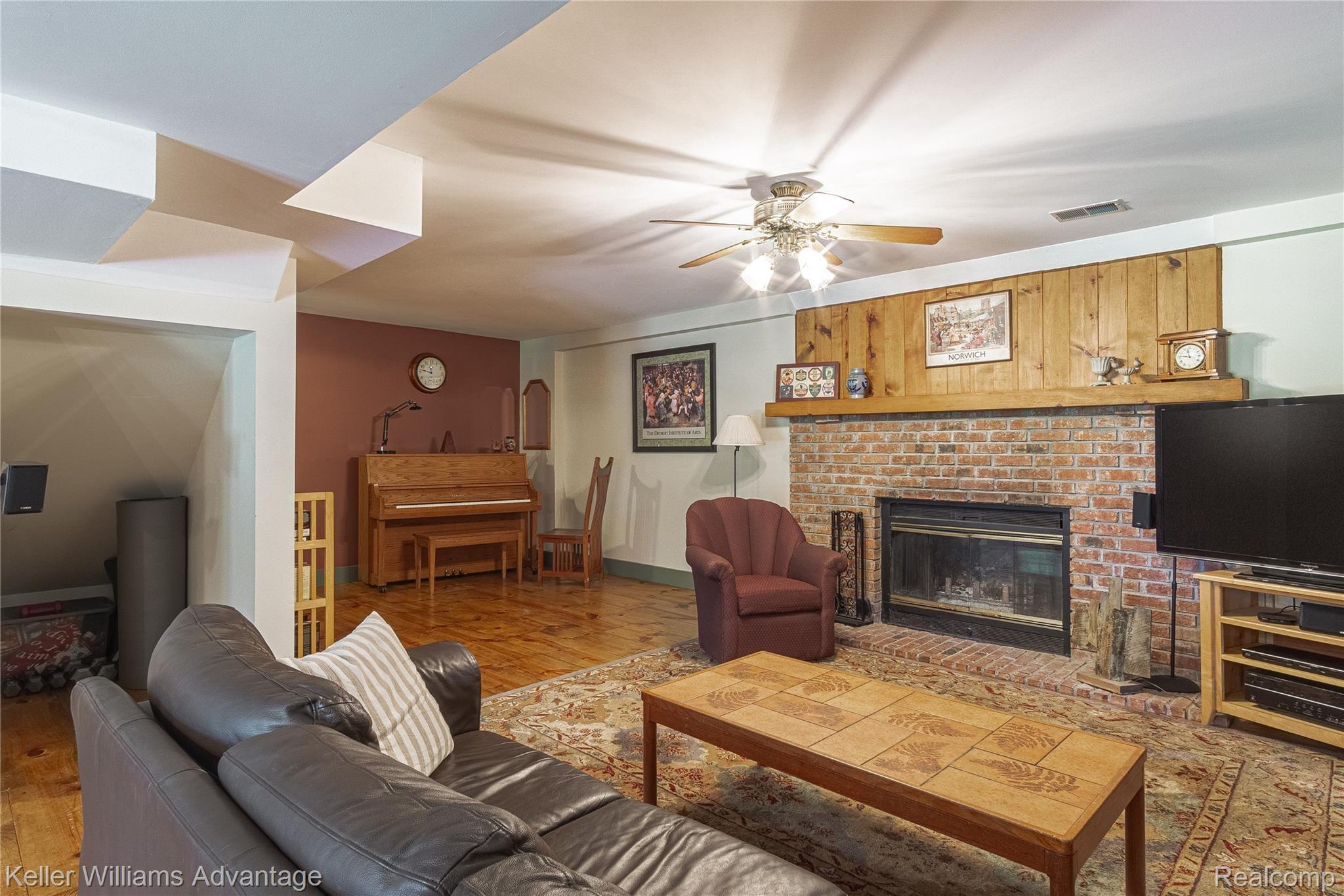 9251 Bergin Road Howell, MI 48843 - Photo 57 of 65 Interiors (34 of 46).jpg