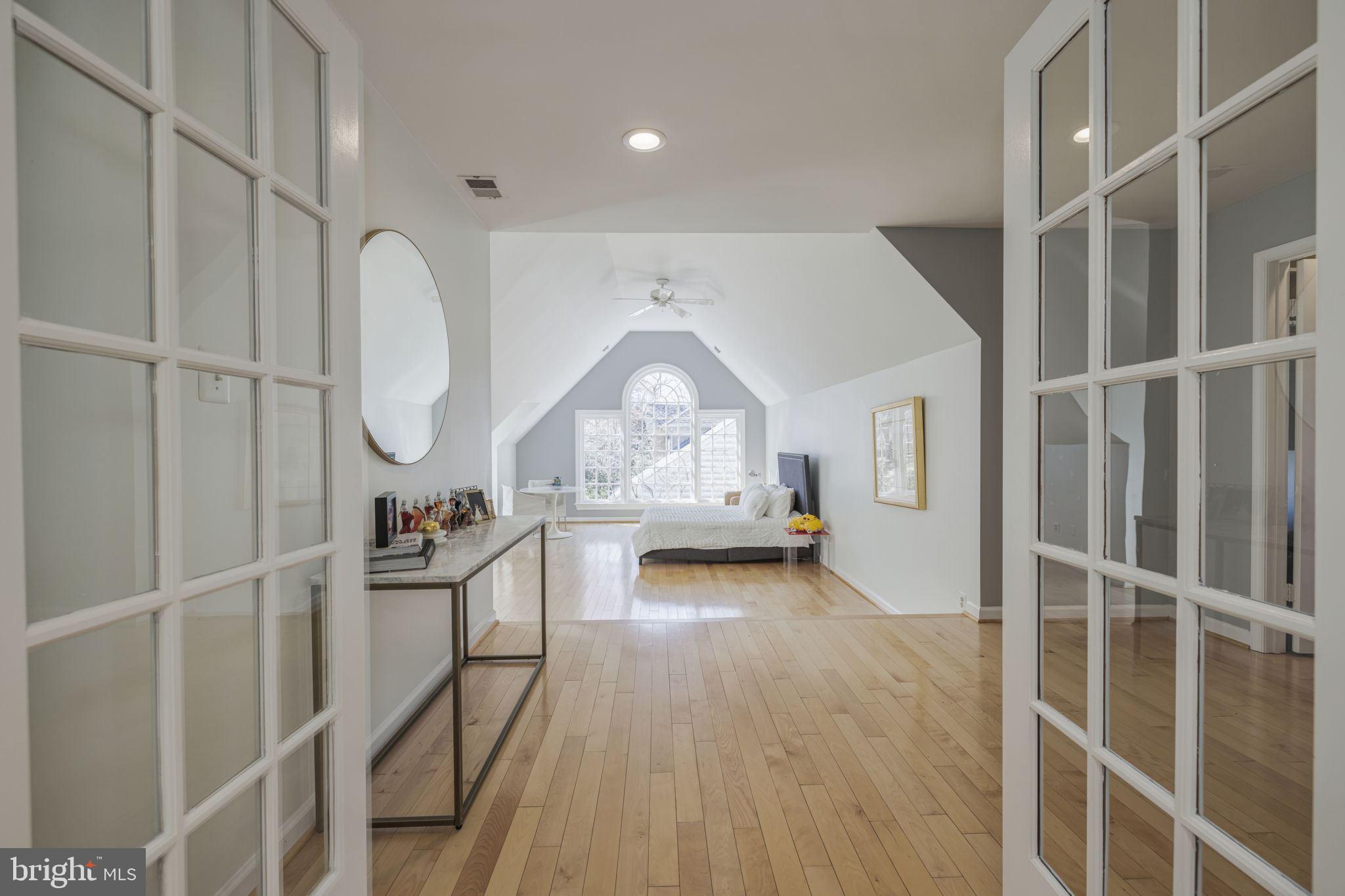 9800 Hall Road Potomac, MD 20854 - Photo 21 of 59 Incredible space