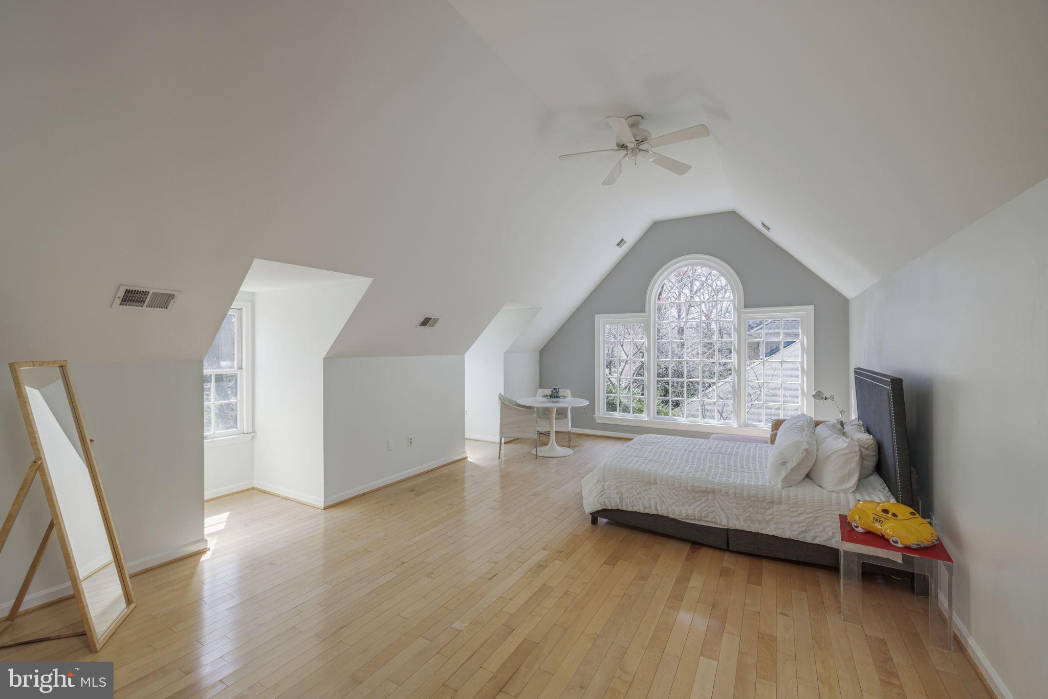 9800 Hall Road Potomac, MD 20854 - Photo 23 of 59 Tour Photo #54