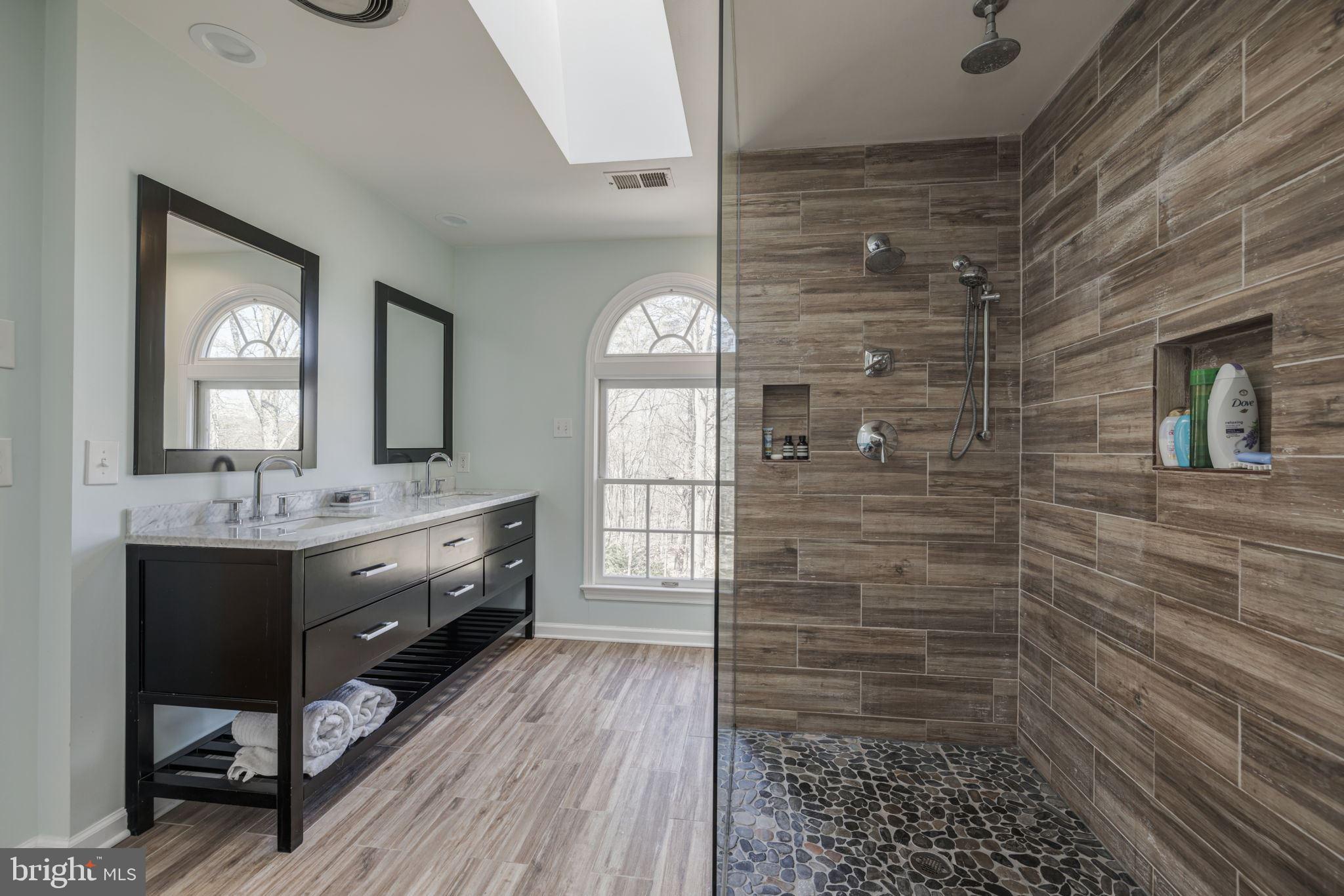 9800 Hall Road Potomac, MD 20854 - Photo 26 of 59 spa bath with double vanity