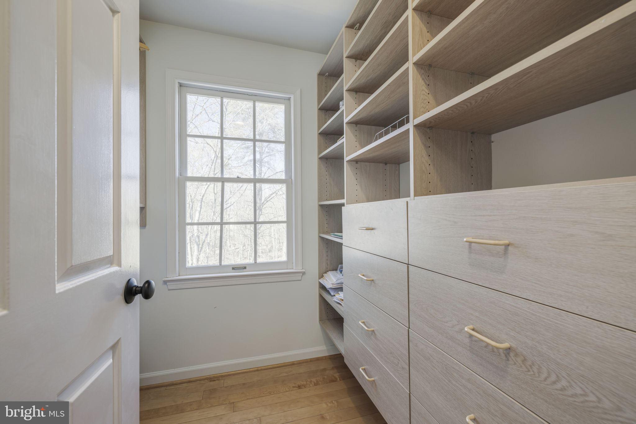 9800 Hall Road Potomac, MD 20854 - Photo 29 of 59 2 walk in closets