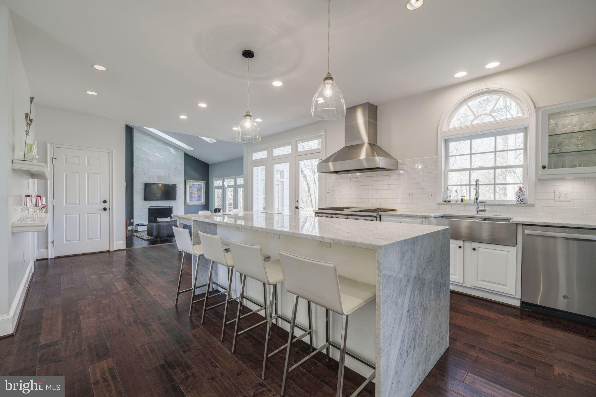 9800 Hall Road Potomac, MD 20854 - Photo 9 of 59 Large marble island