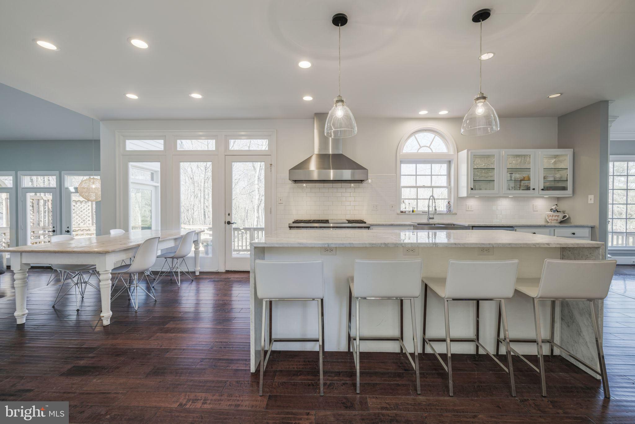 9800 Hall Road Potomac, MD 20854 - Photo 10 of 59 access to Deck