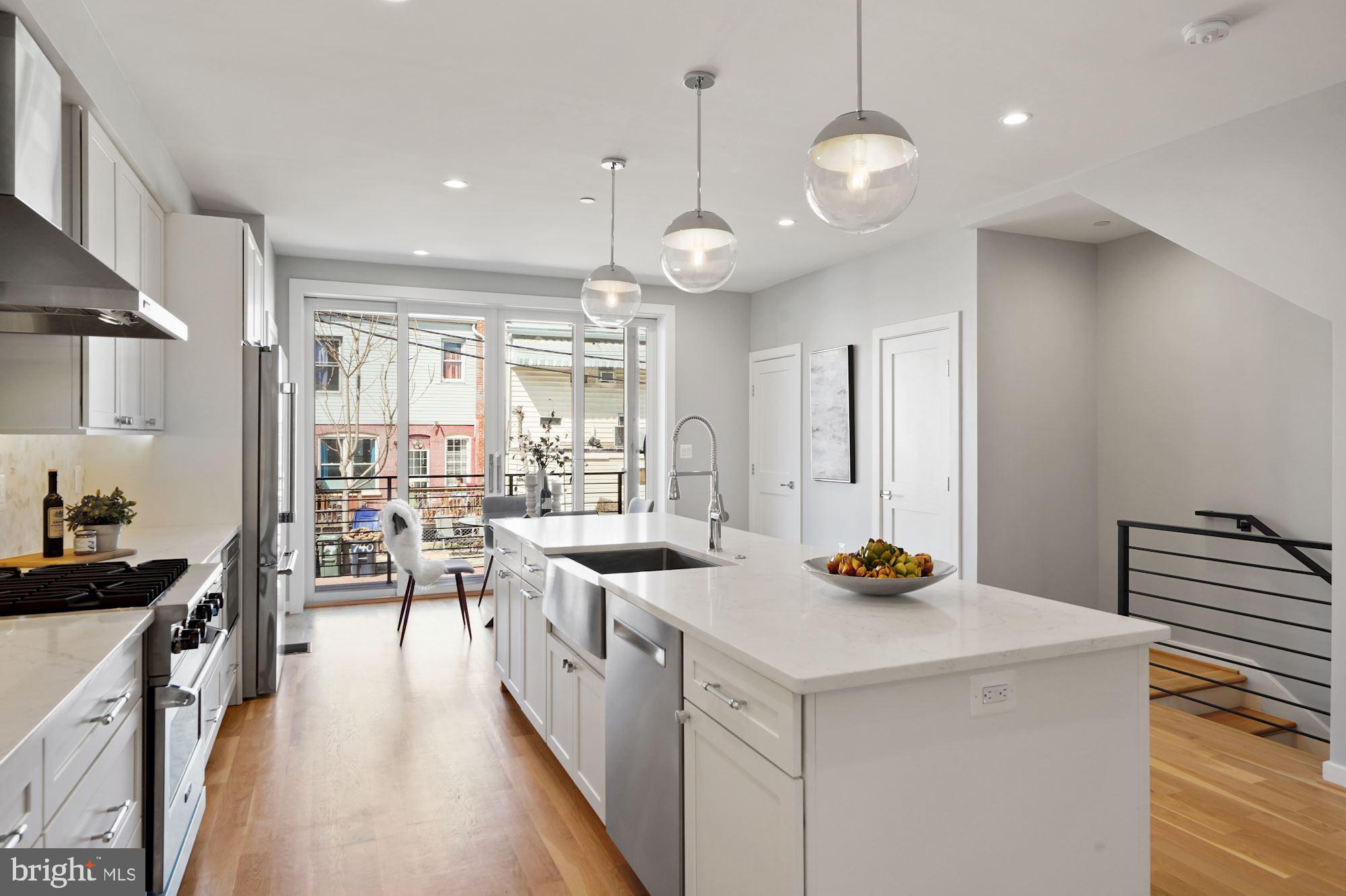 731 Park Road Northwest, Unit A Washington, DC 20010 - Photo 7 of 33 Gallery Image 7