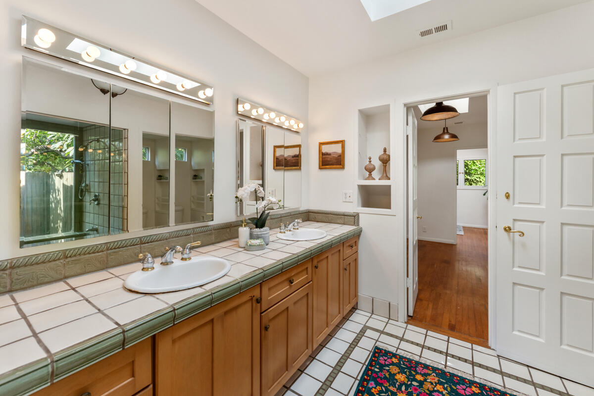 99 La Vuelta Road Montecito, CA 93108 - Photo 17 of 41 _ROY0582