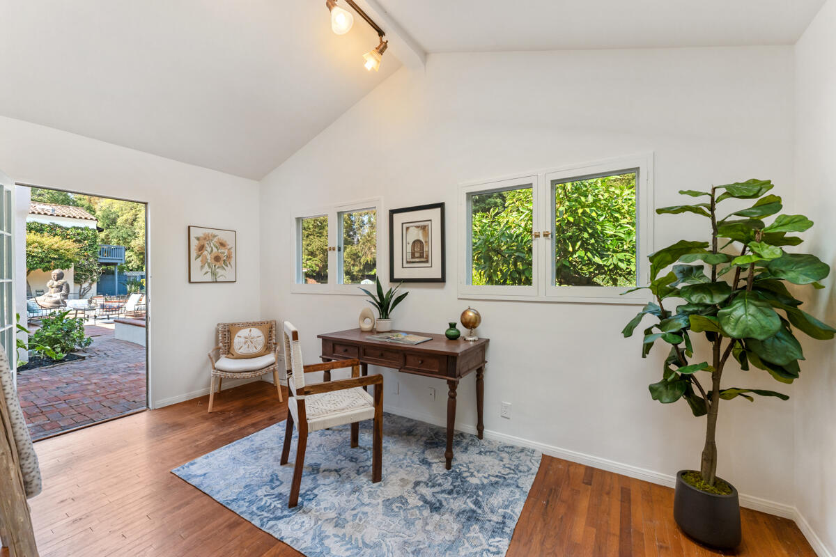 99 La Vuelta Road Montecito, CA 93108 - Photo 19 of 41 _ROY0597