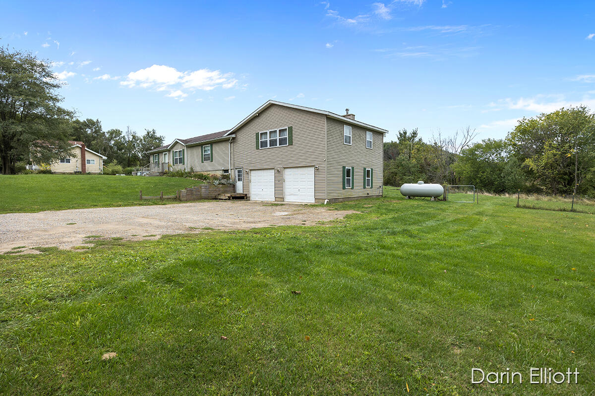 4318 South State Road Durand, MI 48429 - Photo 3 of 27 IMG_1002