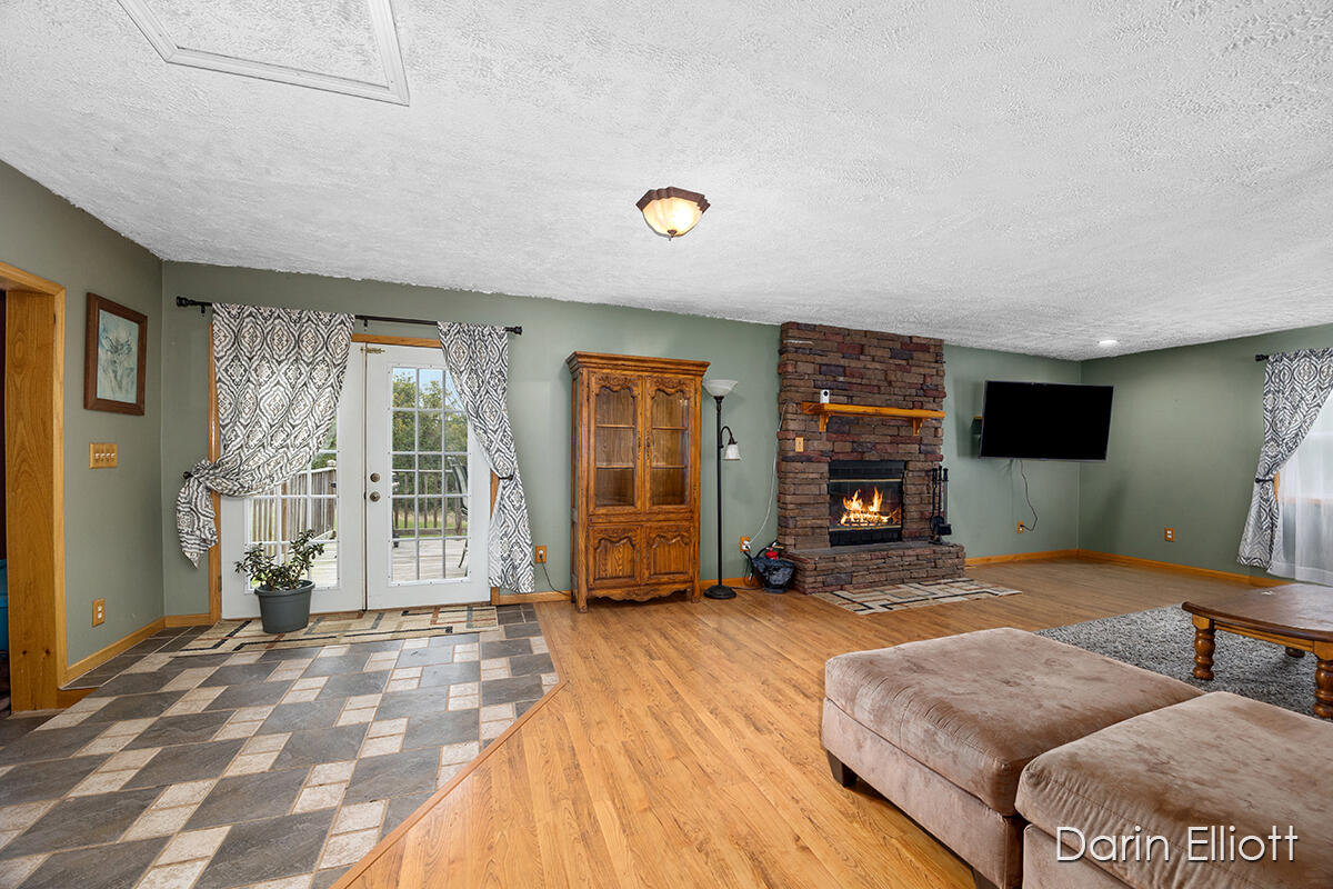 4318 South State Road Durand, MI 48429 - Photo 6 of 27 IMG_1005