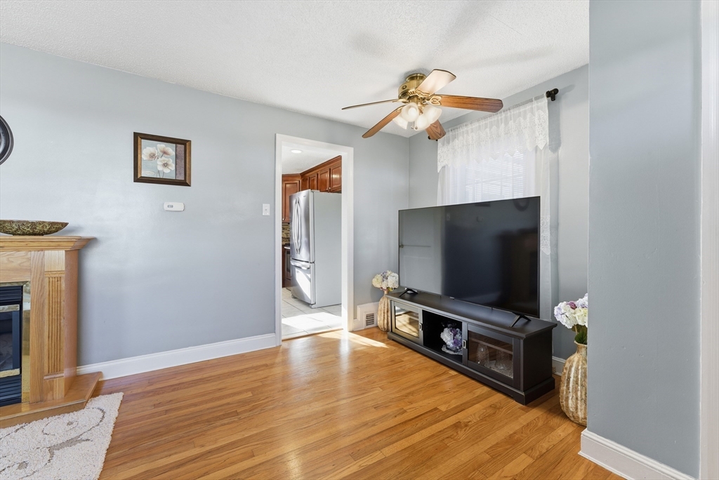 43 Houston Road West Springfield, MA 01089 - Photo 19 of 41