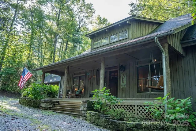 $899,000 | 920 Post, Cashiers, NC 28717