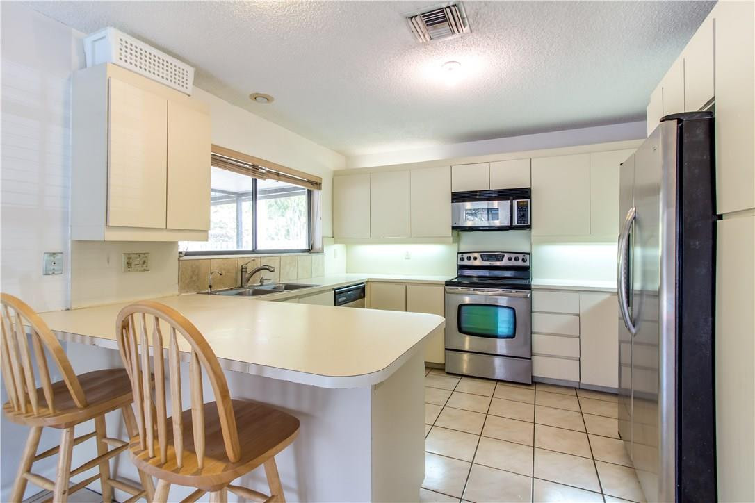 7319 Texas Trail Boca Raton, FL 33487 - Photo 10 of 33 Photo 10
