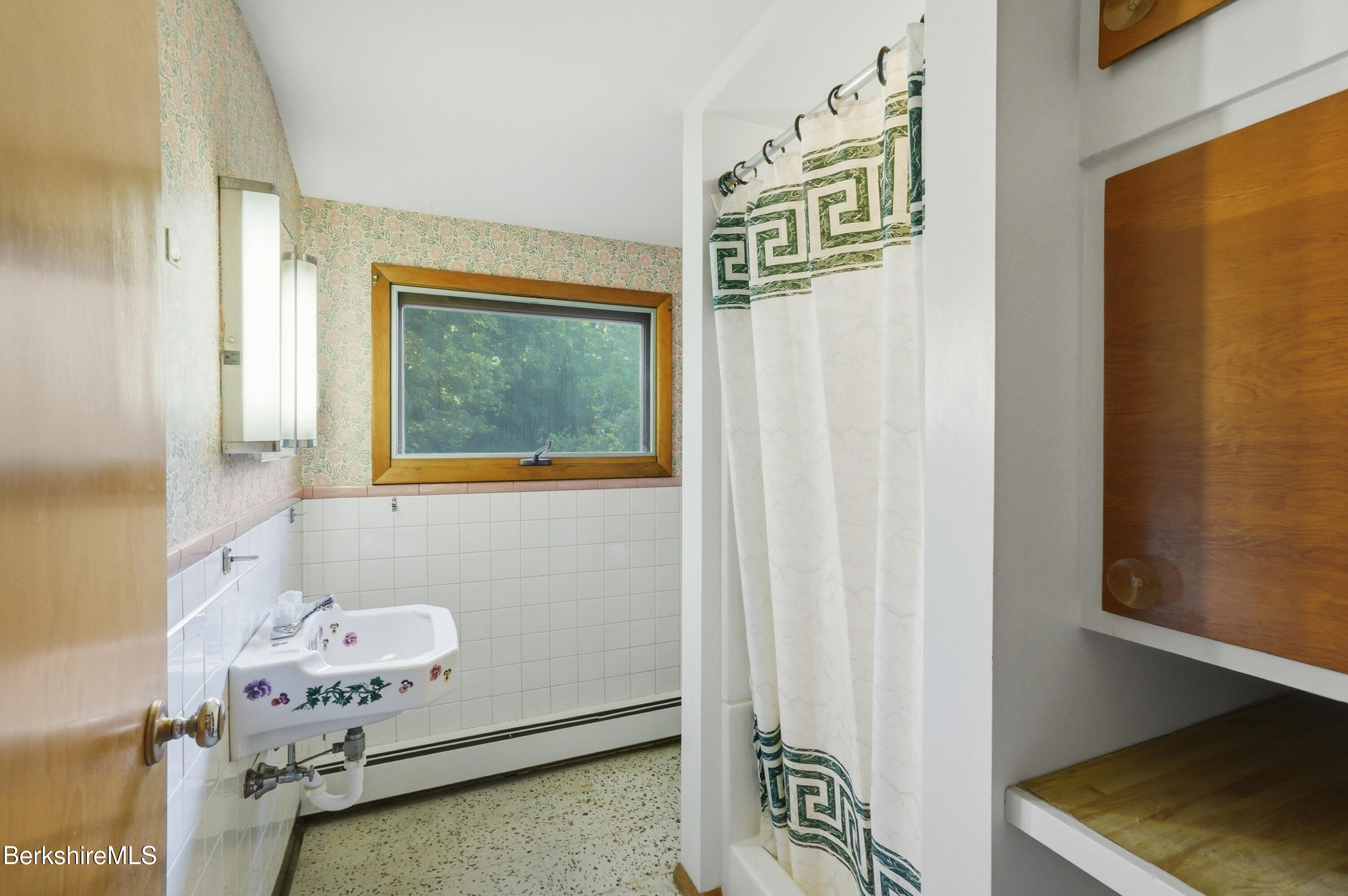 380 Cheshire Road Pittsfield, MA 01201 - Photo 26 of 37 $$001_cad07112 (17)