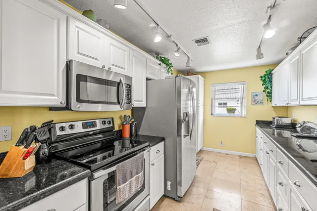 $2,450 | 1009 Southwest 3rd Avenue, Boynton Beach, FL 33426