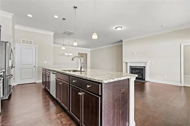 $400,000 | 7850 Fountaingrass Lane, Sherrills Ford, NC 28673