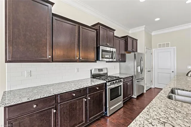 $400,000 | 7850 Fountaingrass Lane, Sherrills Ford, NC 28673