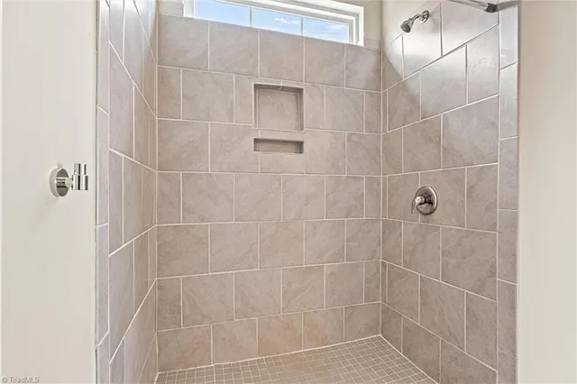 $400,000 | 7850 Fountaingrass Lane, Sherrills Ford, NC 28673