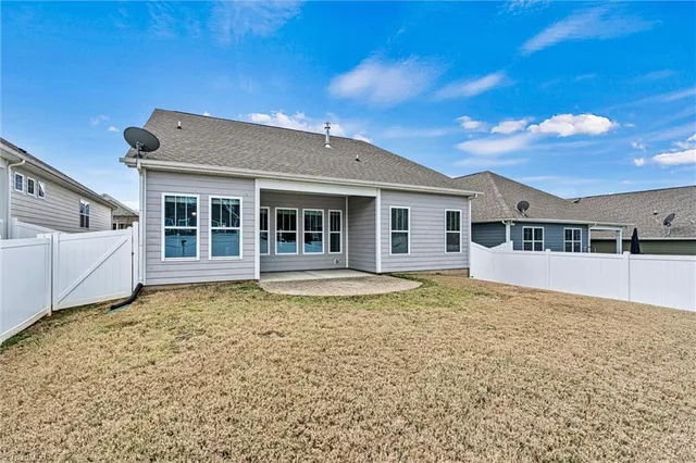 $400,000 | 7850 Fountaingrass Lane, Sherrills Ford, NC 28673