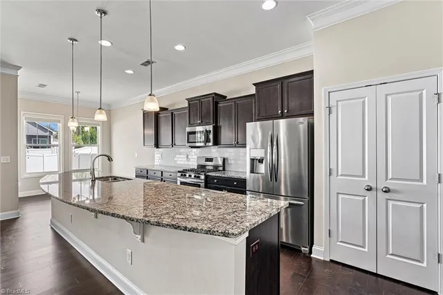 $400,000 | 7850 Fountaingrass Lane, Sherrills Ford, NC 28673