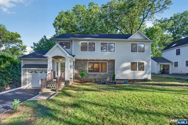 $1,650,000 | 2 Garden Court, Ho-Ho-Kus, NJ 07423