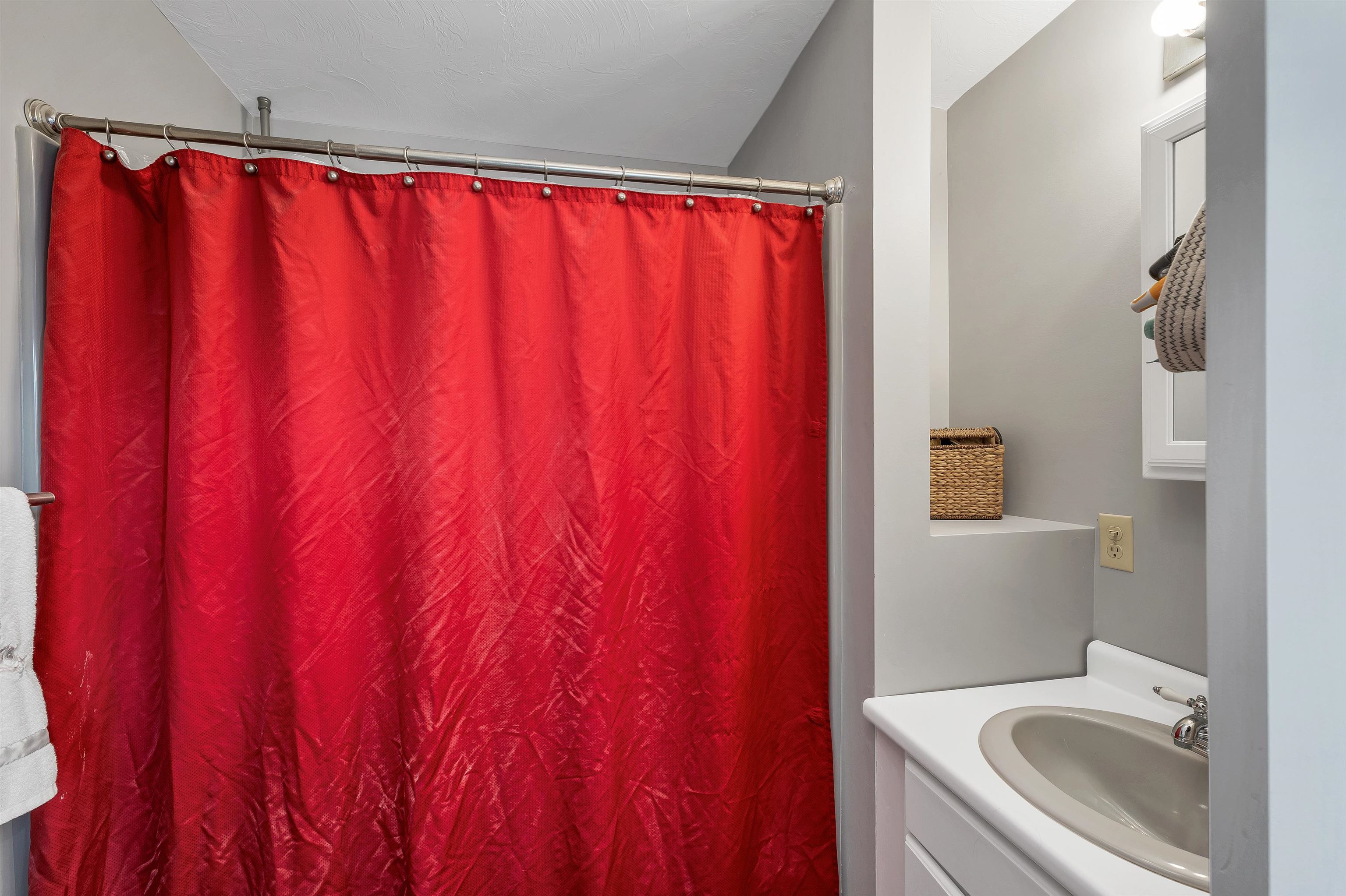 251 Hill Road Franklin, NH 03235 - Photo 31 of 55