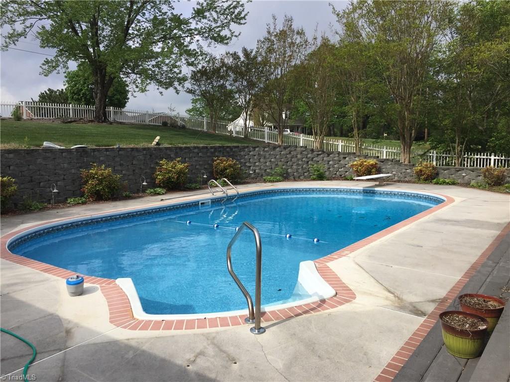 878 Mountain View Road King, NC 27021 - Photo 2 of 30