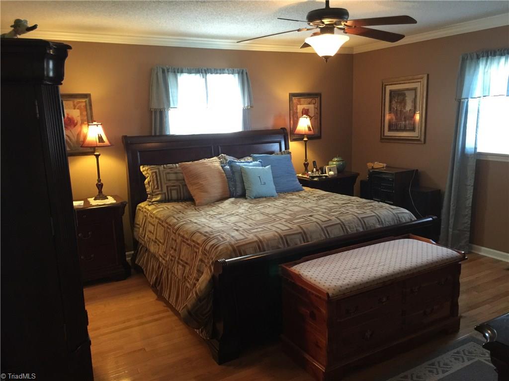 878 Mountain View Road King, NC 27021 - Photo 13 of 30 Master Bed room