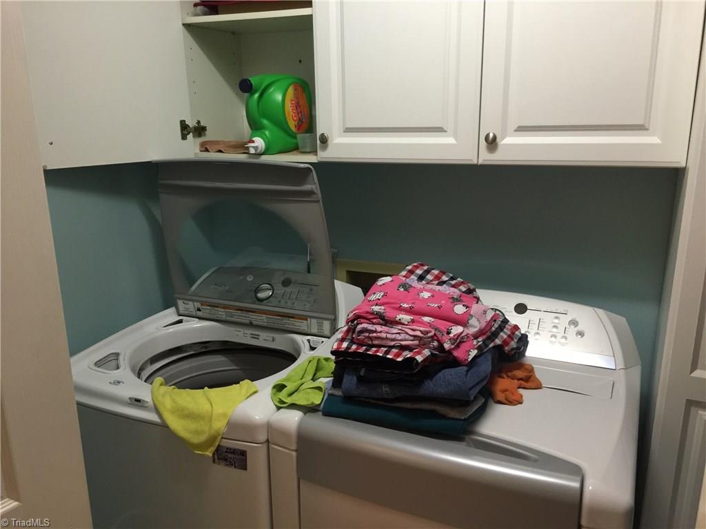 878 Mountain View Road King, NC 27021 - Photo 17 of 30 Laundry Room