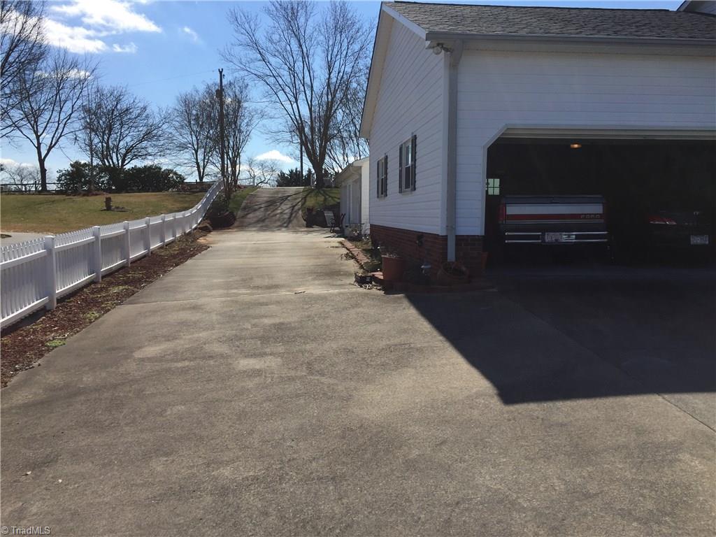 878 Mountain View Road King, NC 27021 - Photo 20 of 30