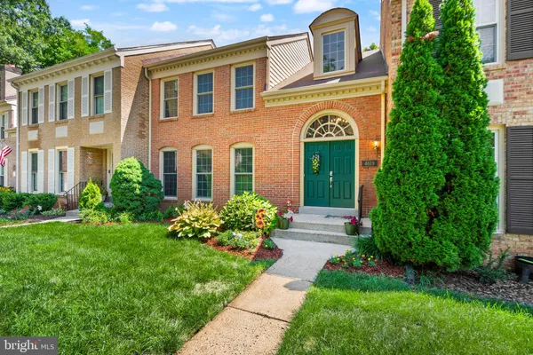 $799,990 | 4619 Luxberry Drive, Fairfax, VA 22032