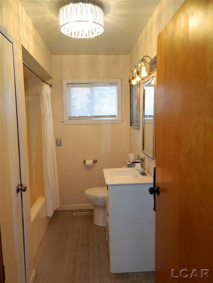 3744 Deerfield Road Adrian, MI 49221 - Photo 13 of 24 31371771-12.JPG